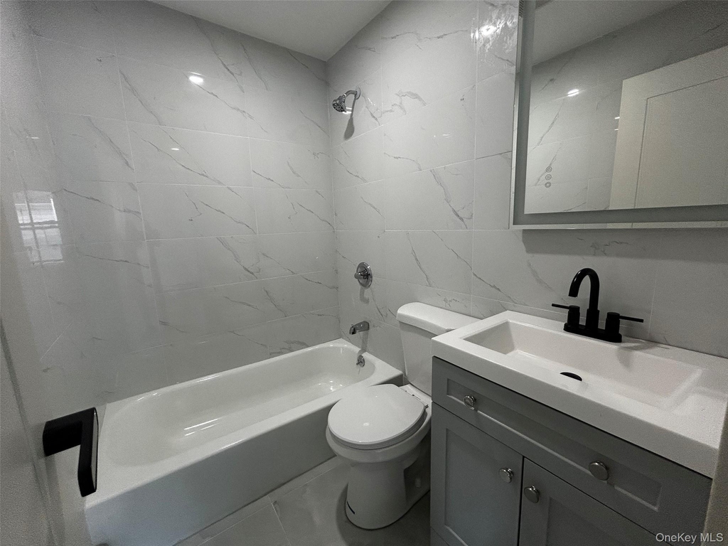 217th Street - Photo 5