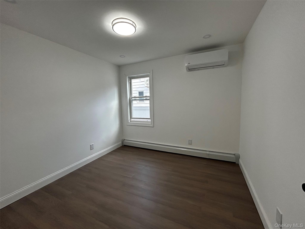 217th Street - Photo 4