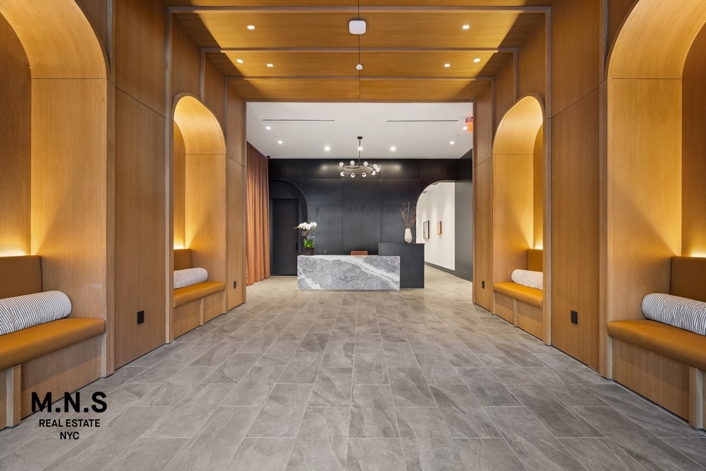 Madison Avenue - Photo 16