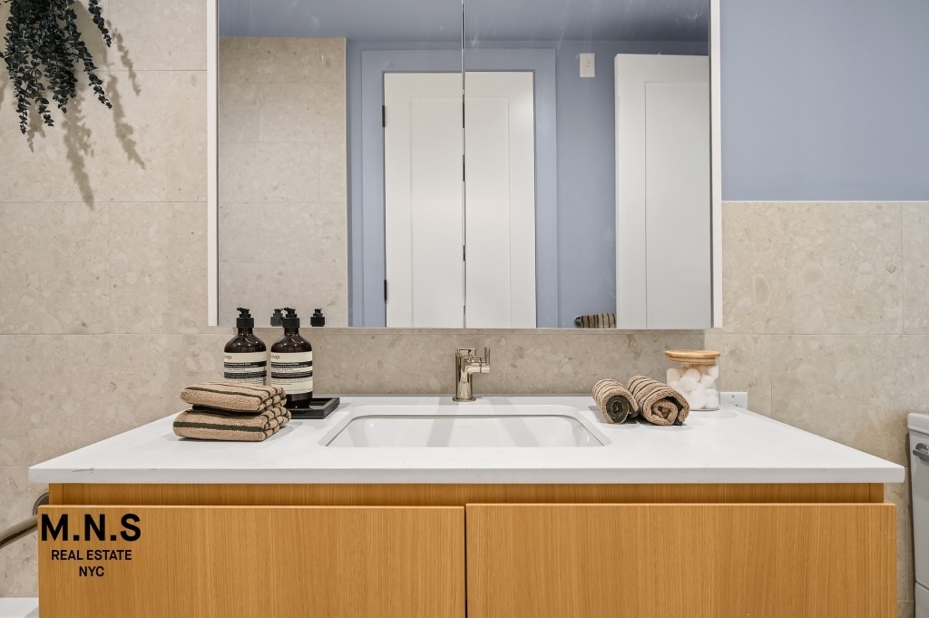 Madison Avenue - Photo 10