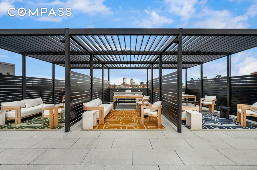 Madison Avenue - Photo 13