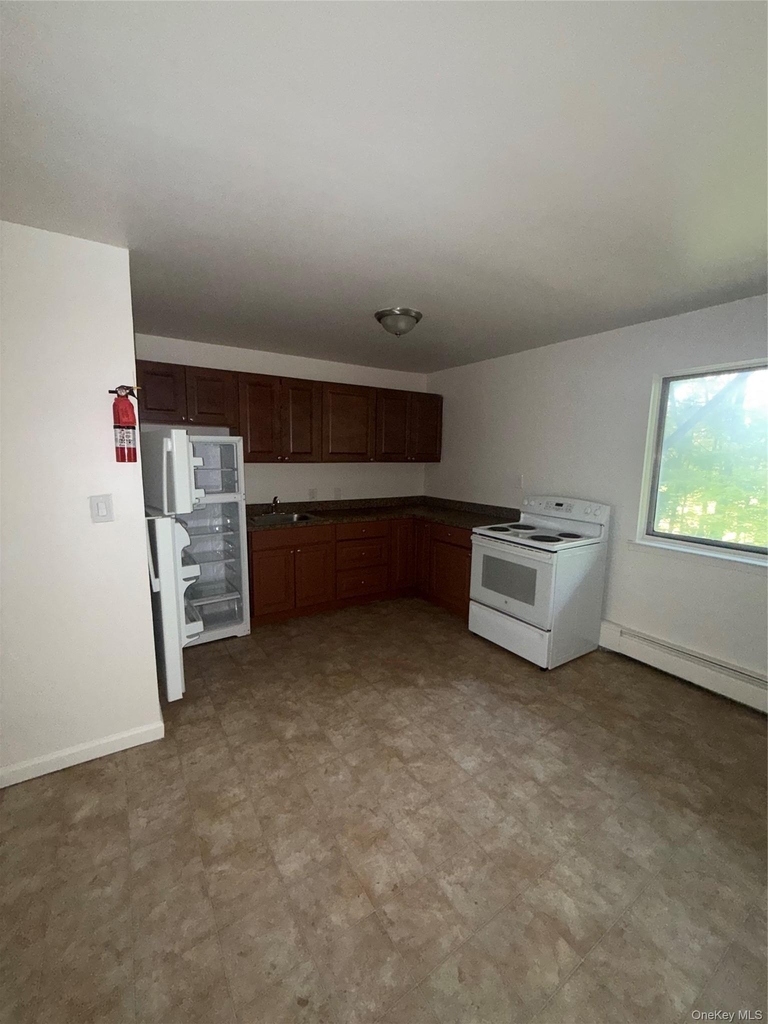 81 Shaker Heights Road - Photo 2