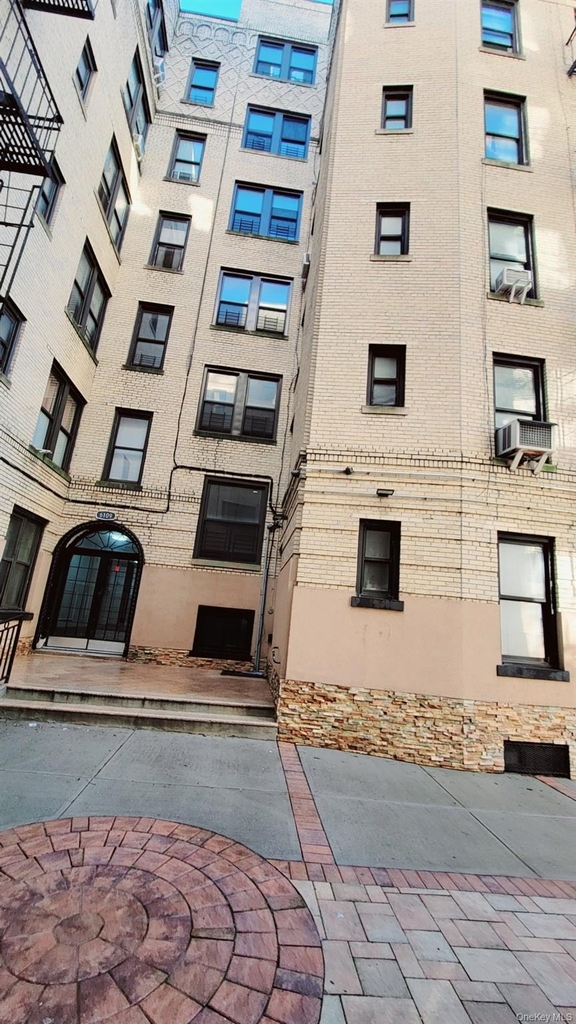 6109 39th Avenue - Photo 1