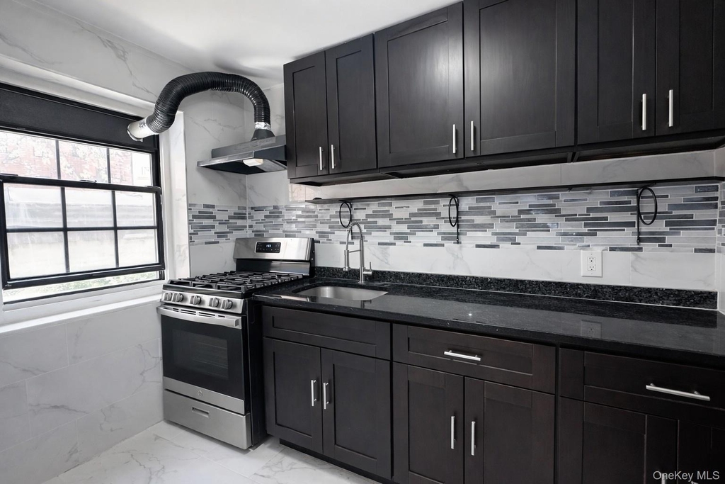 141-20 77 Road - Photo 4