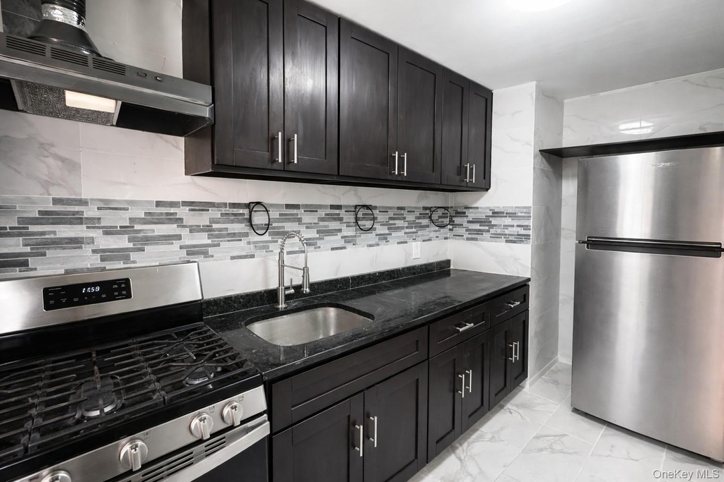 141-20 77 Road - Photo 0