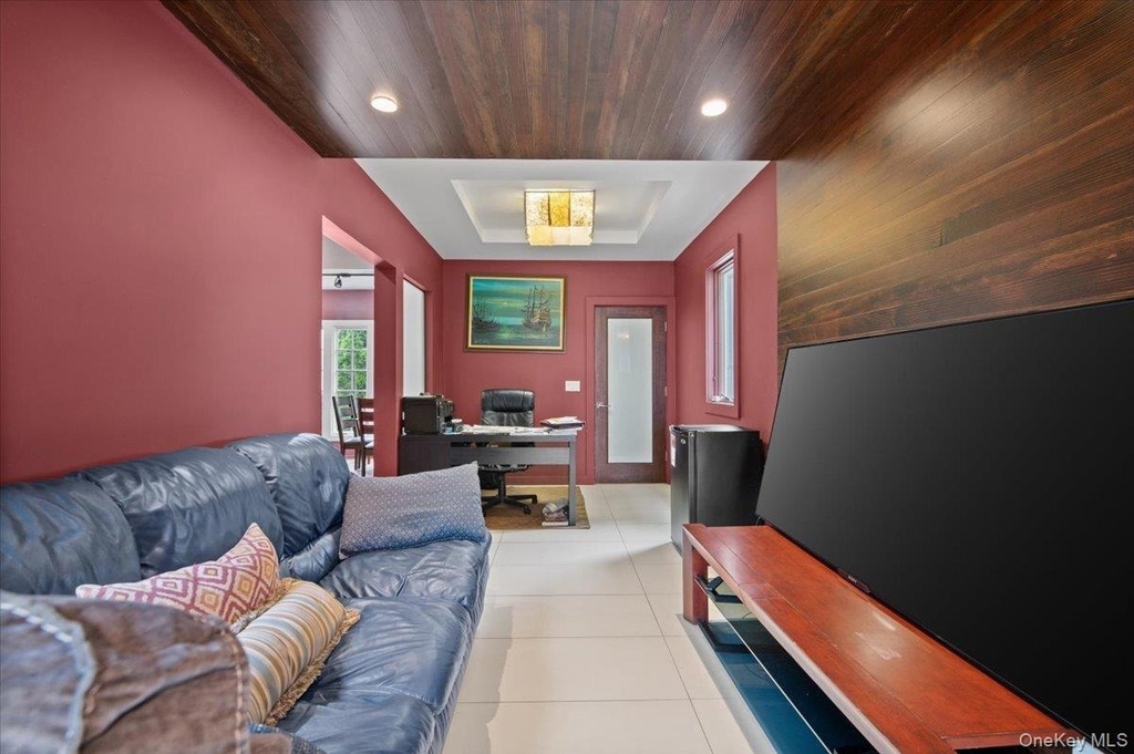 97 Pine Hollow Road - Photo 9
