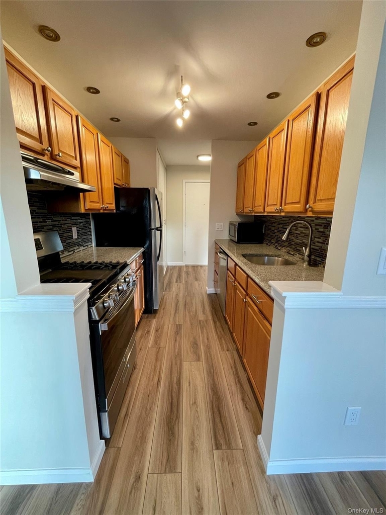 348 Central Park Avenue - Photo 9