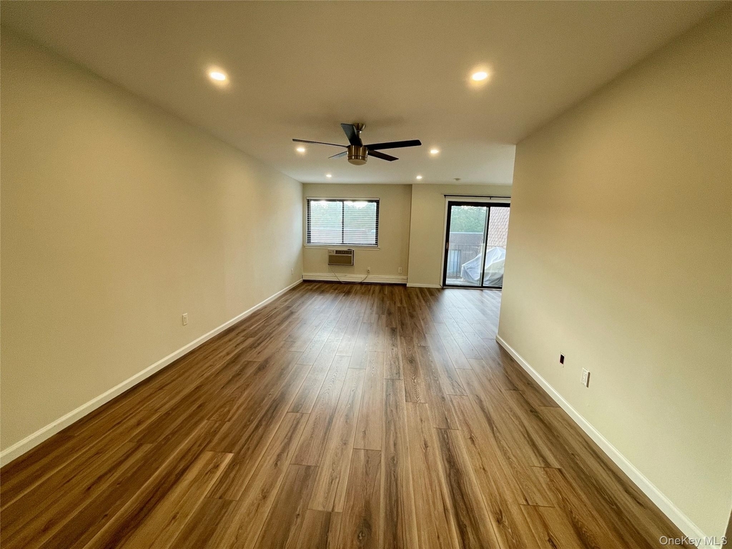 348 Central Park Avenue - Photo 2