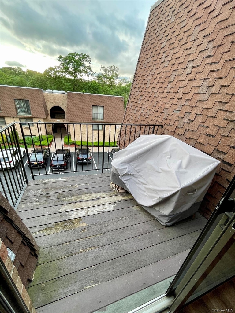 348 Central Park Avenue - Photo 4