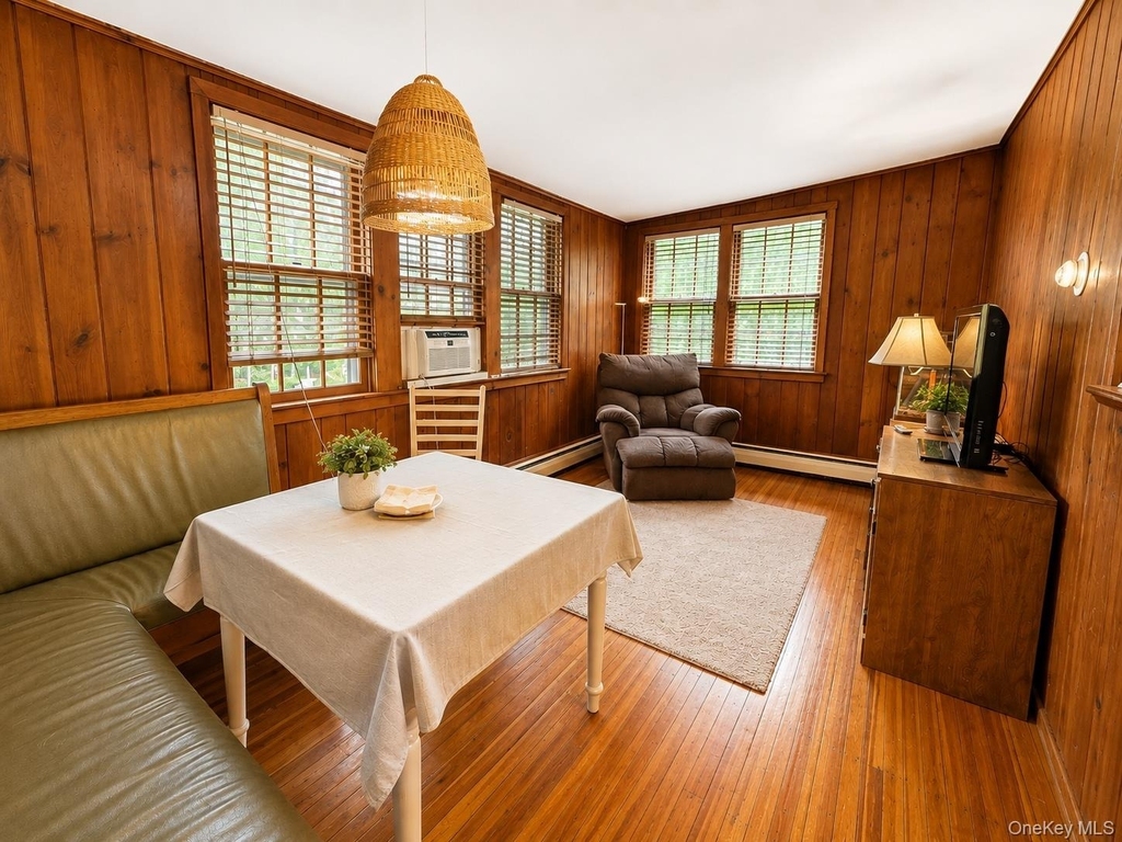 18 Hall Avenue - Photo 2