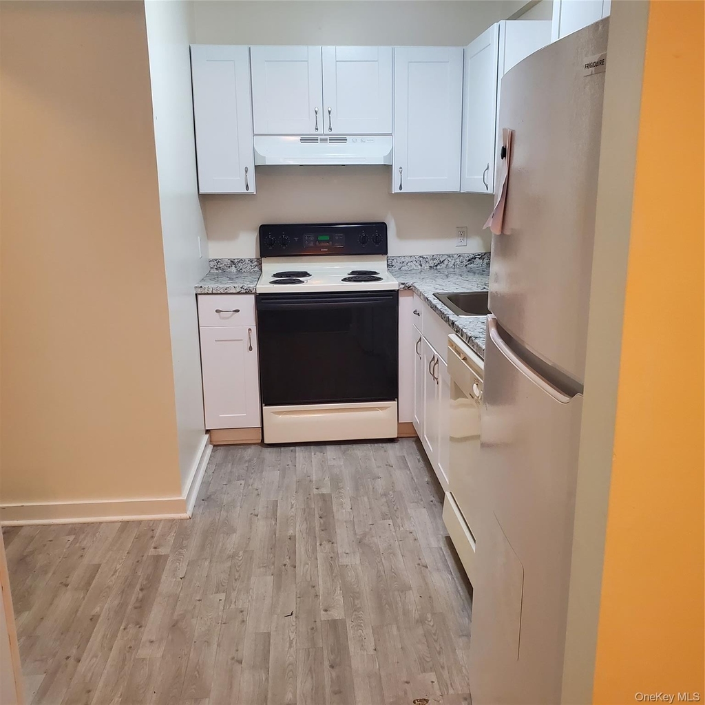 160 W West Road - Photo 2