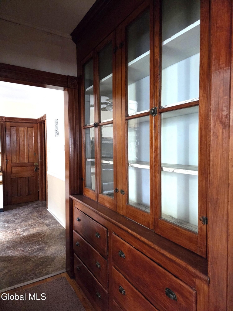 1273 Parkwood Boulevard - Photo 4