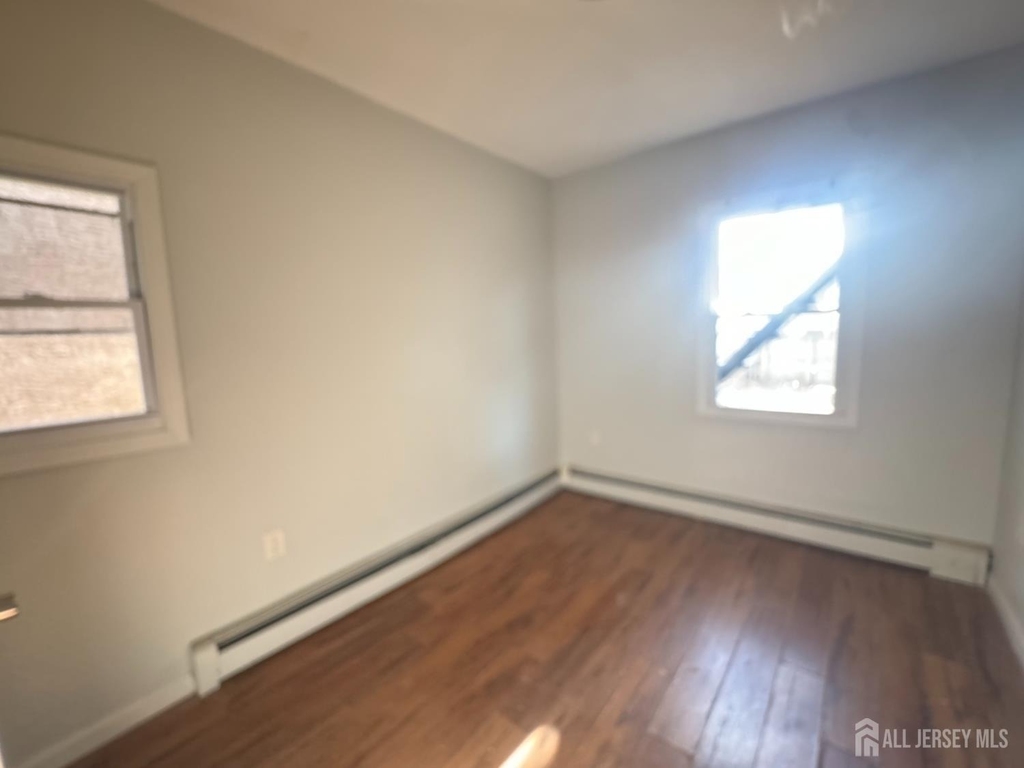 310 Somerset Street - Photo 3