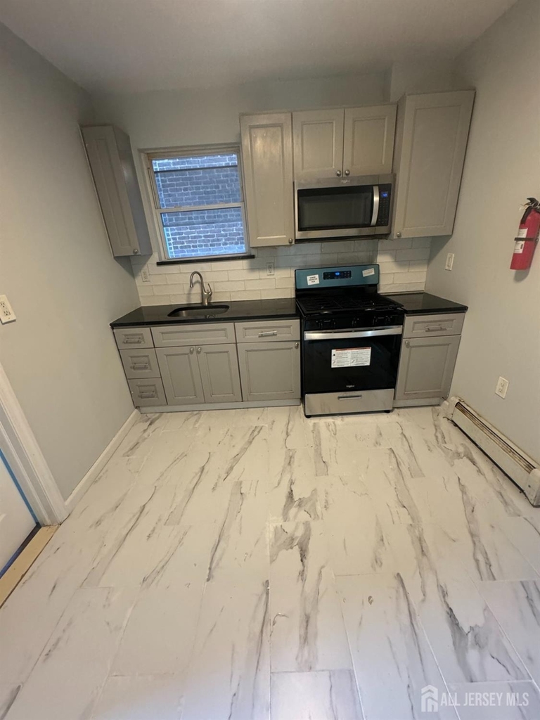 310 Somerset Street - Photo 1