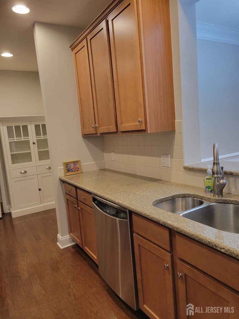 100 Middlesex Boulevard - Photo 20