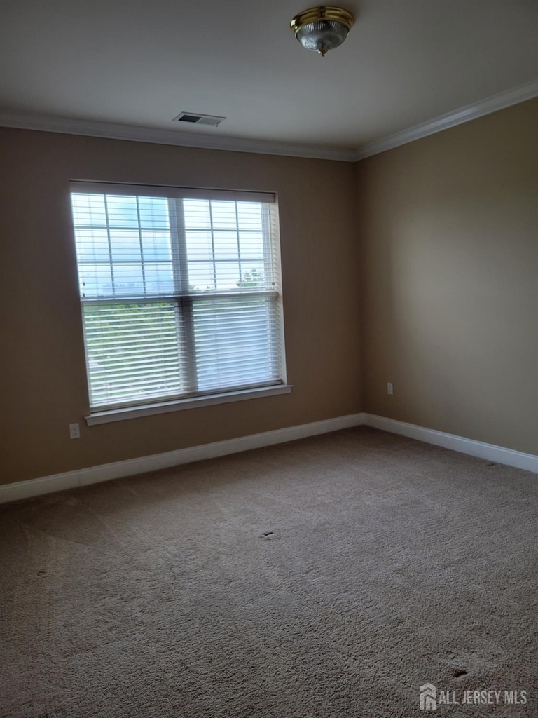 100 Middlesex Boulevard - Photo 5