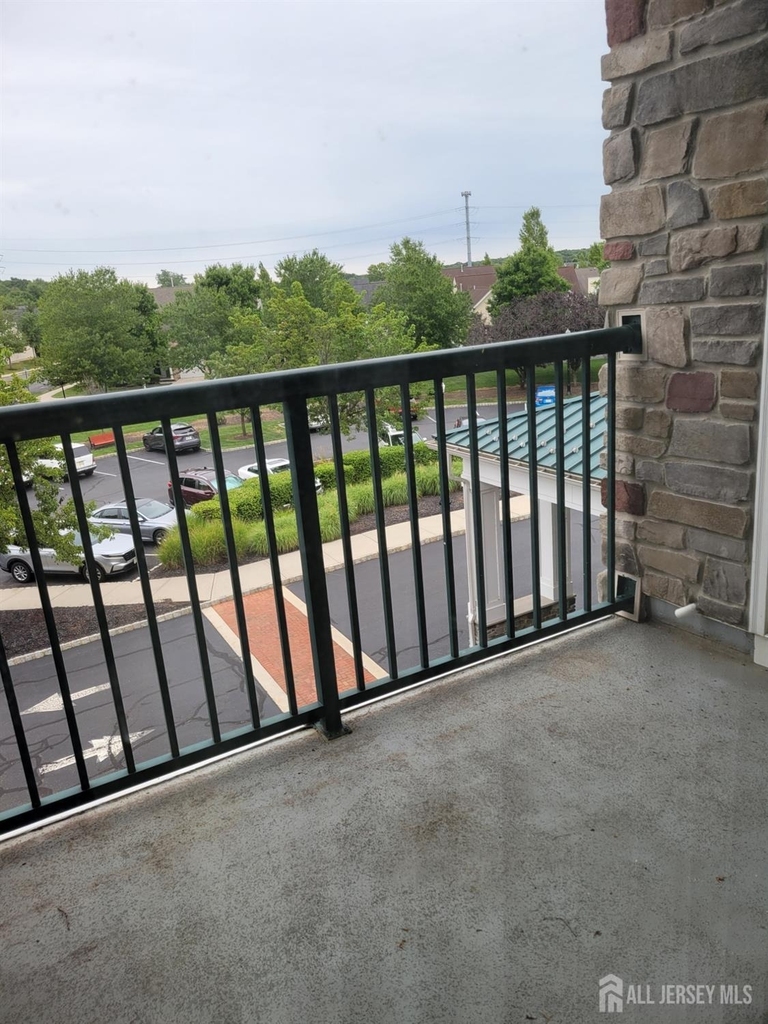 100 Middlesex Boulevard - Photo 22