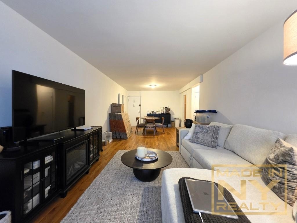 327 W 30th Street - Photo 1