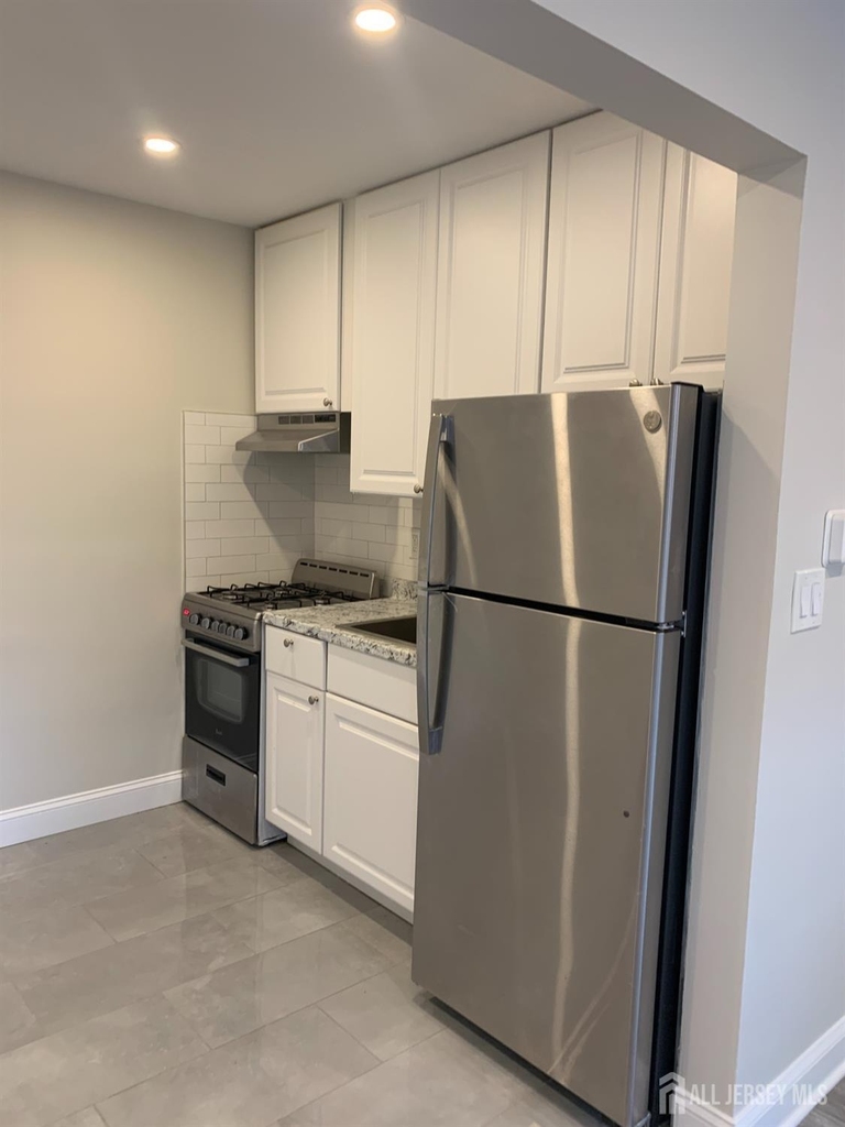 5 Charles Street - Photo 2