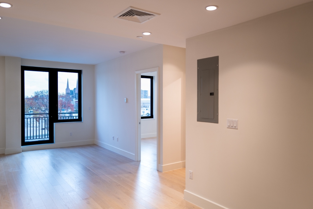 738 Grand Street - Photo 4