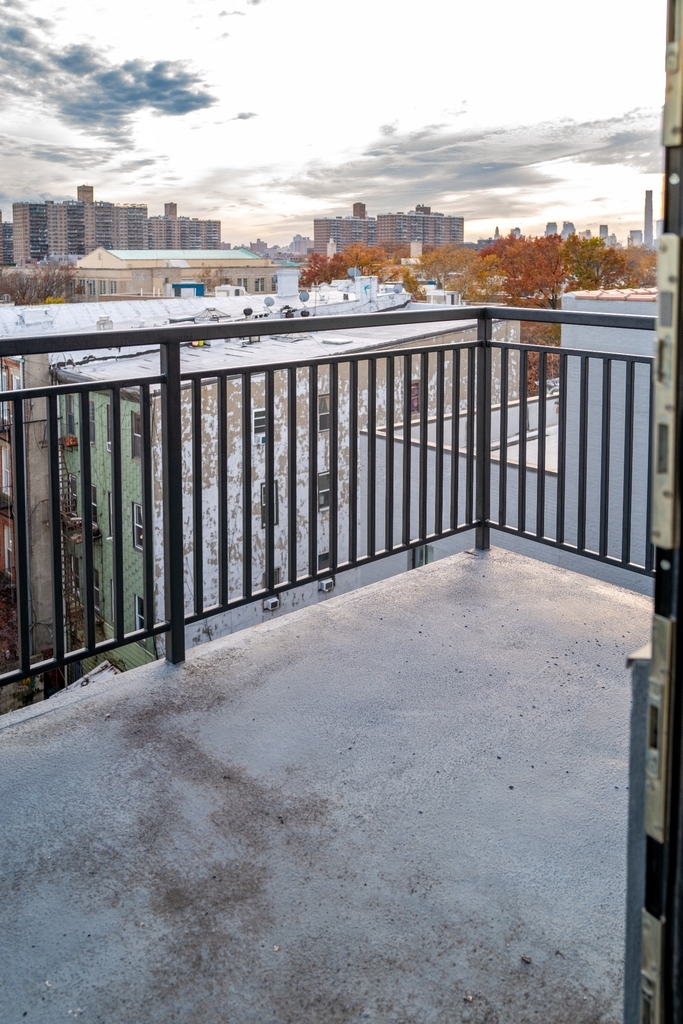 738 Grand Street - Photo 11