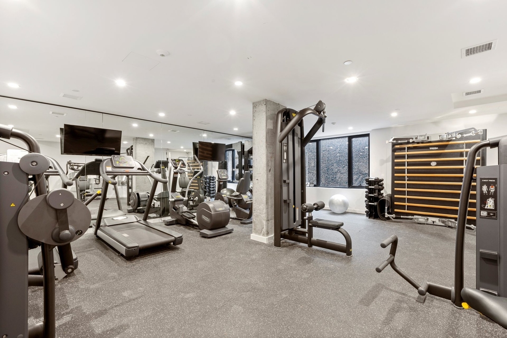 860 Lorimer Street - Photo 9