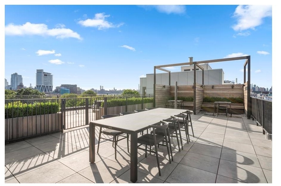 860 Lorimer Street - Photo 10