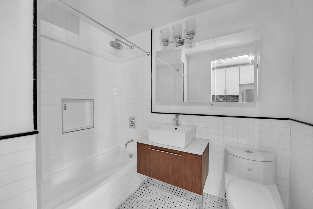 419 E 117th Street - Photo 8