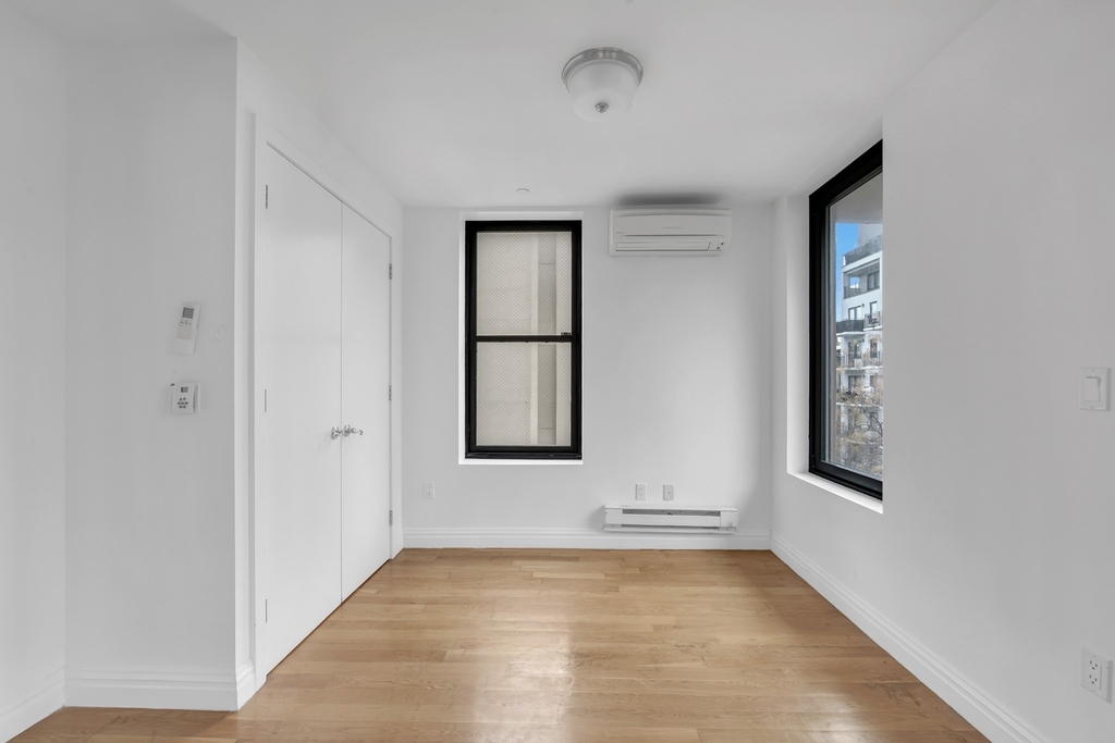 419 E 117th Street - Photo 5