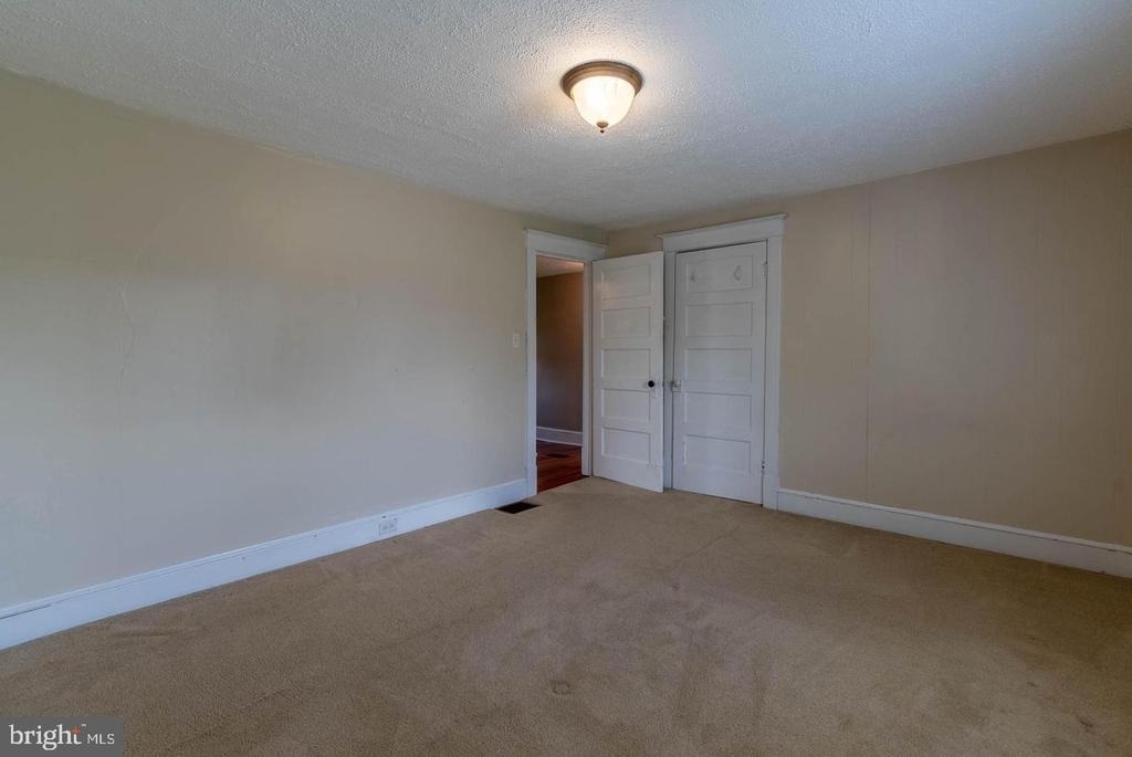 405 Porter Avenue - Photo 2