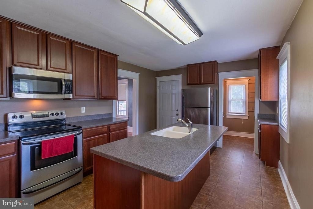 405 Porter Avenue - Photo 9