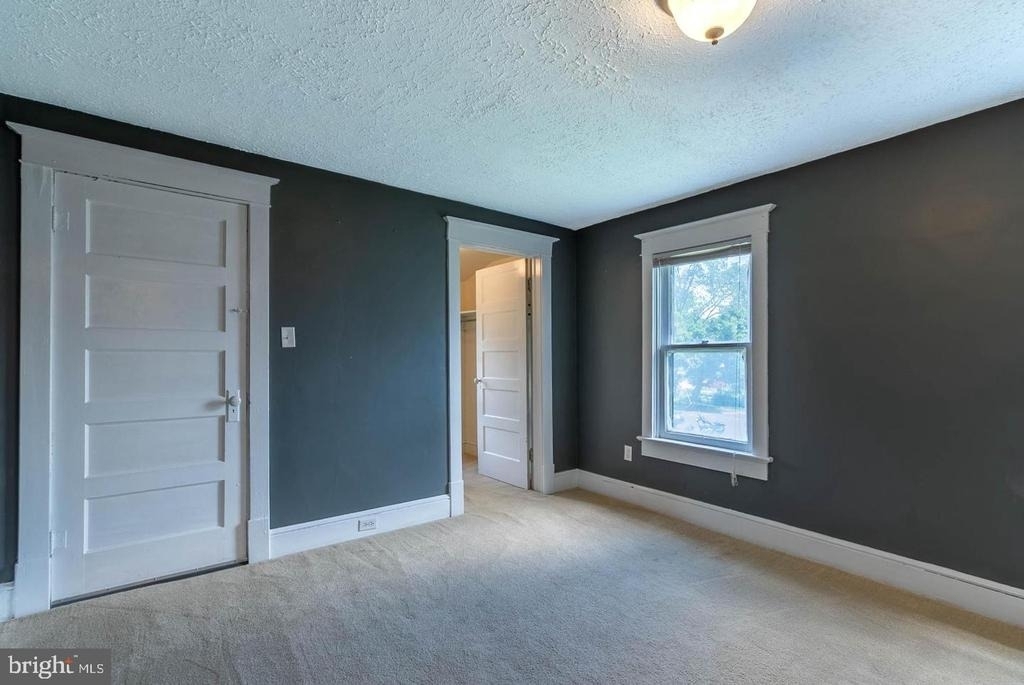 405 Porter Avenue - Photo 3