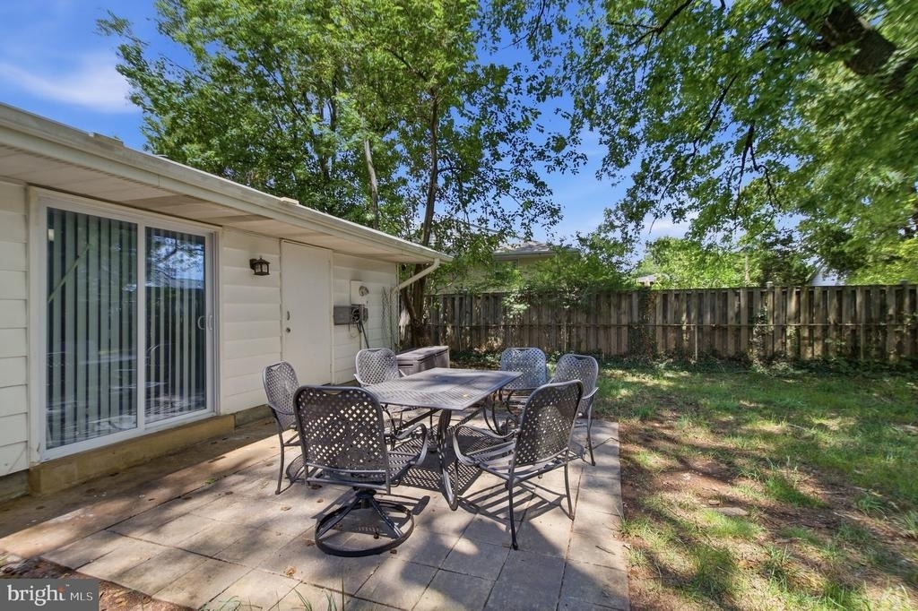 1402 N Amelia Street - Photo 25