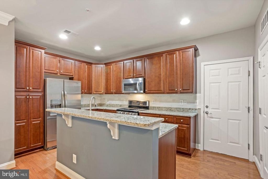 42816 Lauder Terrace - Photo 10