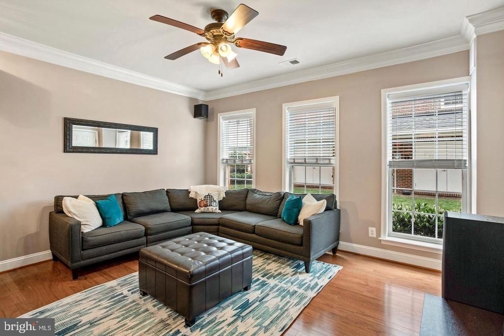42816 Lauder Terrace - Photo 4