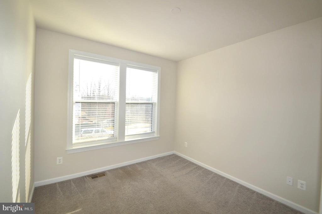 45091 Cappamore Terrace - Photo 32