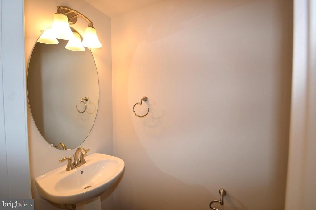 45091 Cappamore Terrace - Photo 22