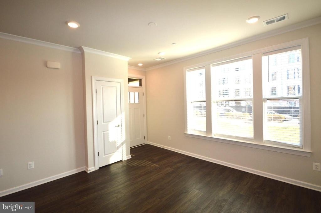 45091 Cappamore Terrace - Photo 11