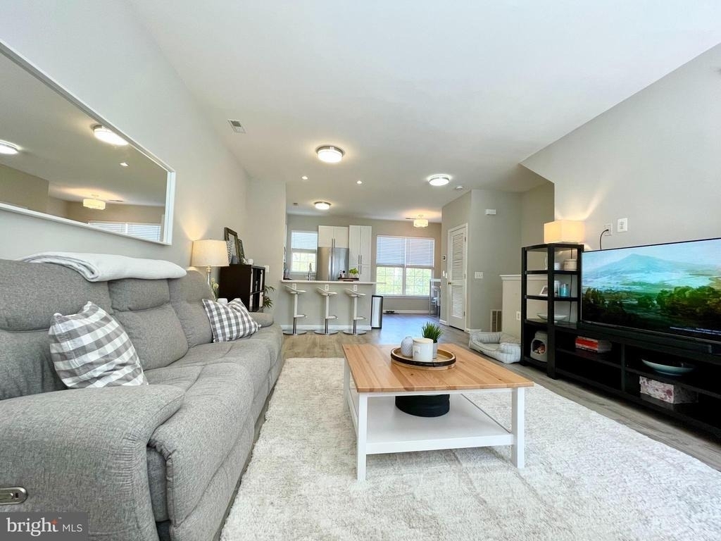 23052 Fontwell Square - Photo 2