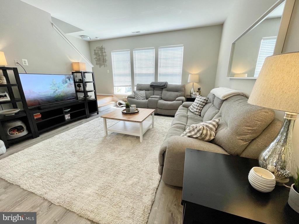 23052 Fontwell Square - Photo 3