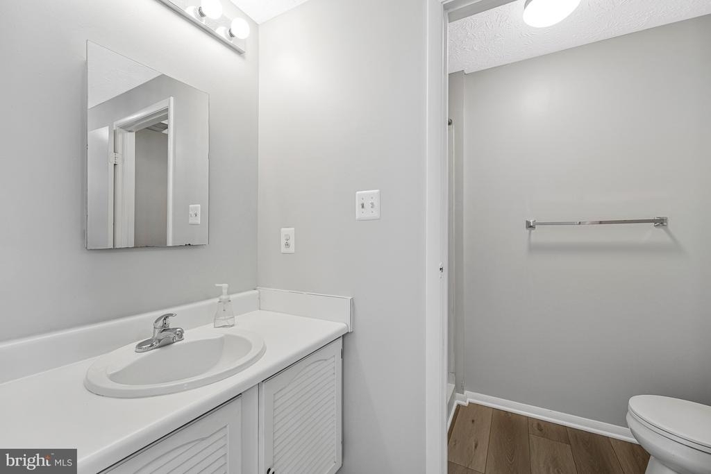 8025 Tyson Oaks Circle - Photo 17