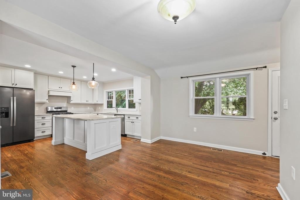 2722 Woodley Place - Photo 9