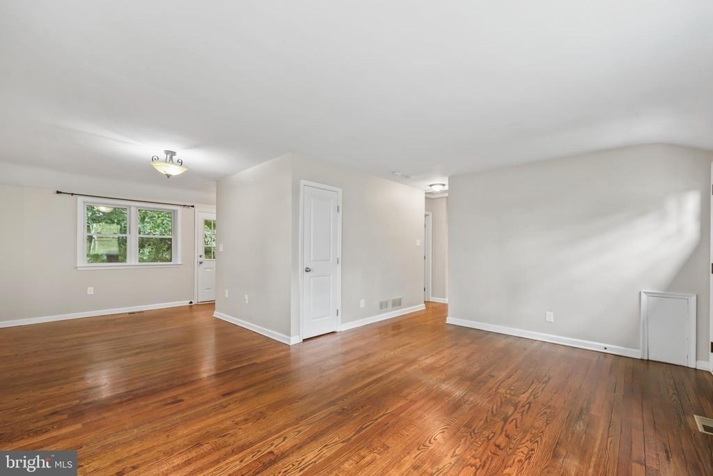 2722 Woodley Place - Photo 7