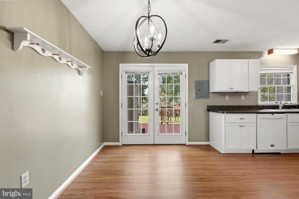 504 Tudor Drive - Photo 8