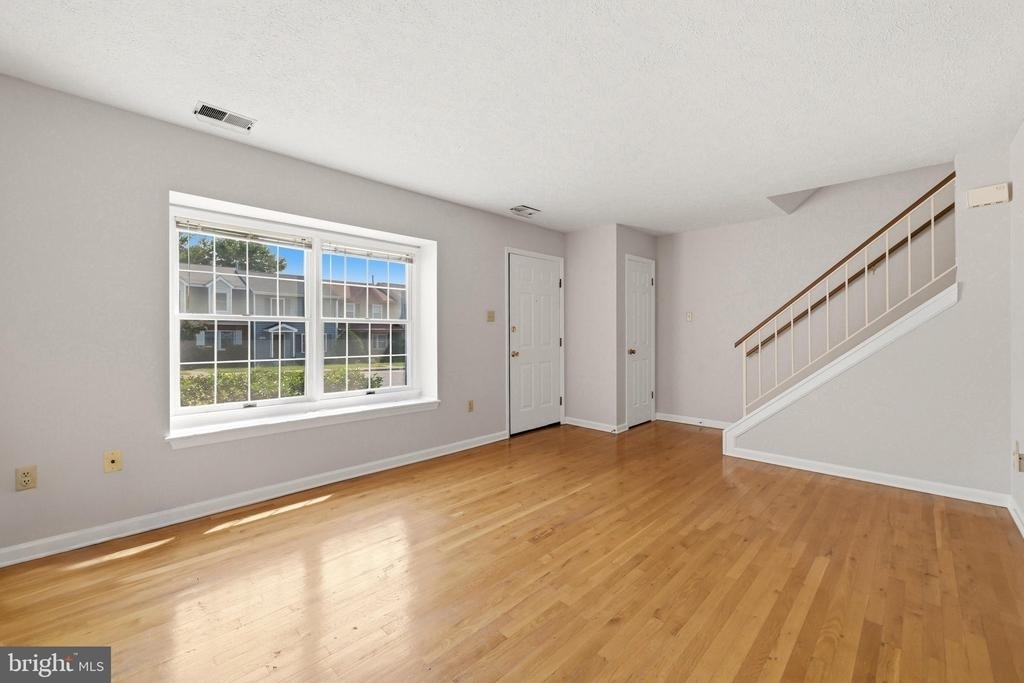 504 Tudor Drive - Photo 7