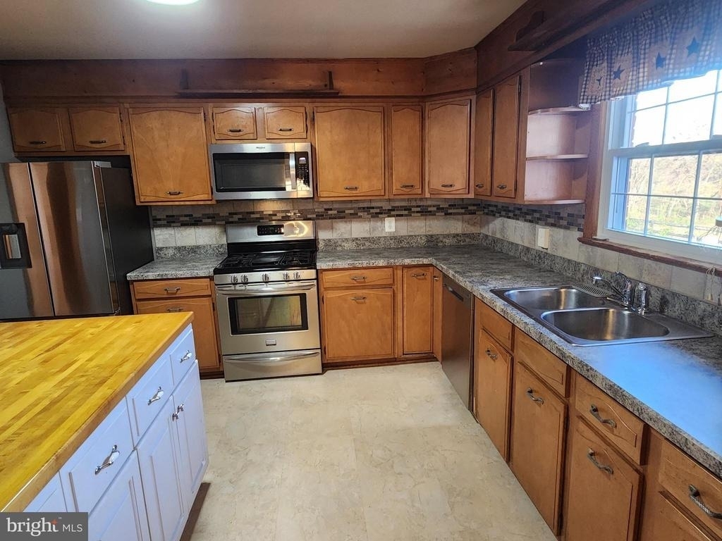 9839 Lees Mill Road - Photo 3