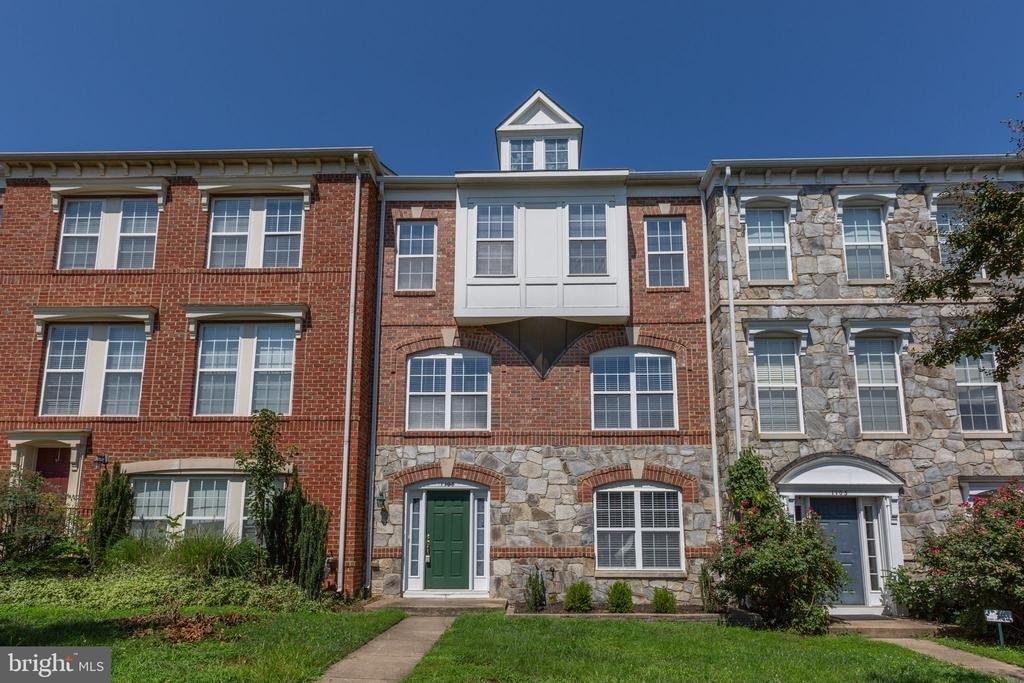 1105 Patrick Street - Photo 0