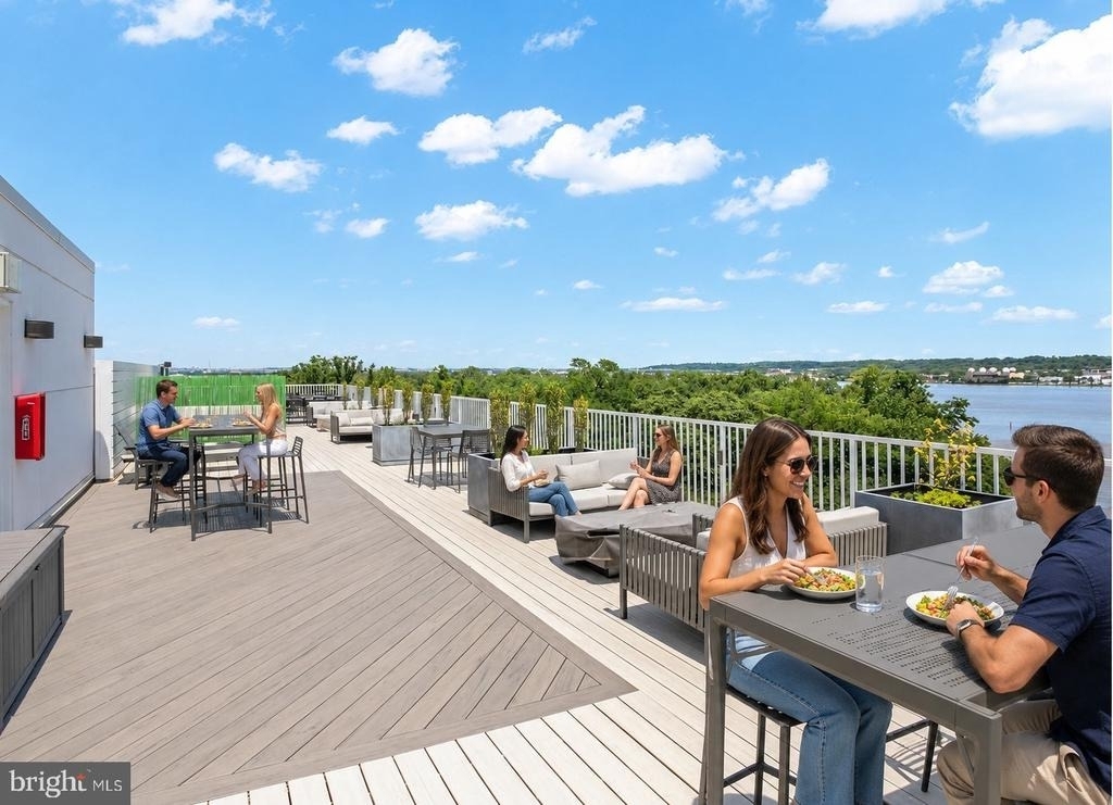 635 Slaters Lane - Photo 44