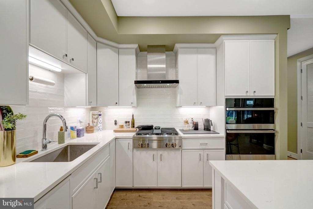 635 Slaters Lane - Photo 16