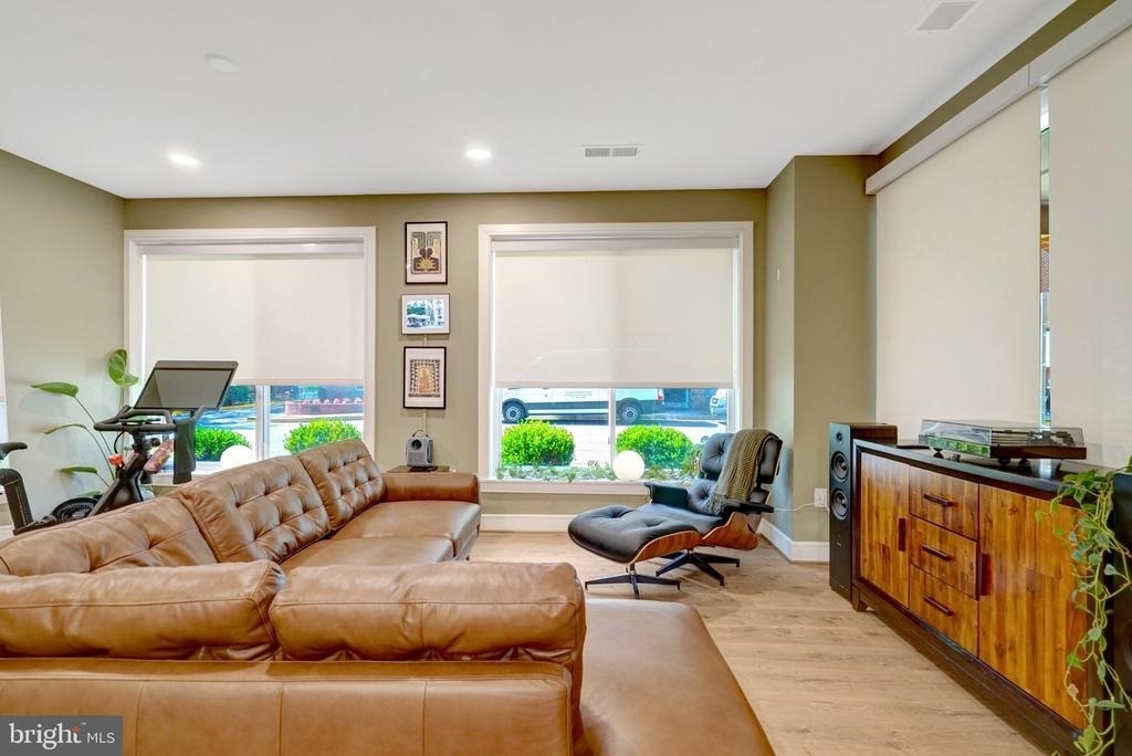 635 Slaters Lane - Photo 20